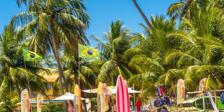 Maragogi: o paraíso azul-turquesa que transformou Alagoas em referência mundial de turismo