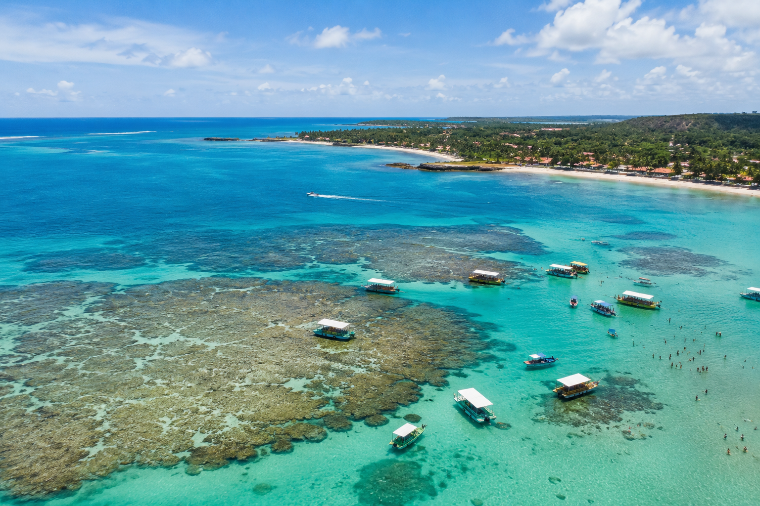 Alagoas conquista turistas com praias de águas cristalinas e paisagens entre as mais belas do Brasil